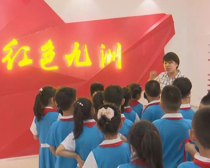 四十多岁的人在家里闲了几个月了，没有收入，该怎么办？游戏画面